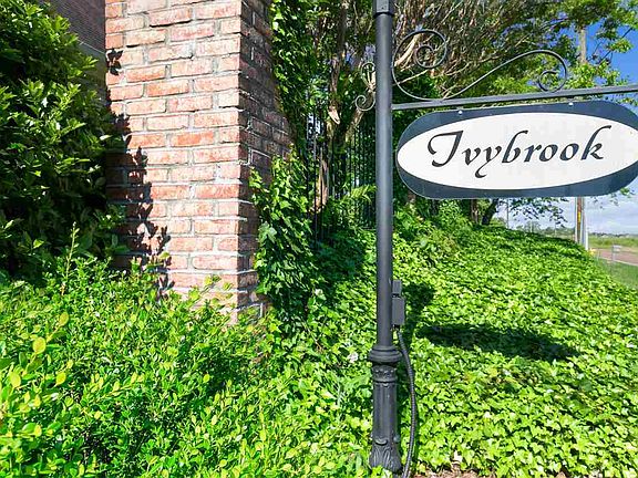 3rd image of 26 Ivybrook Dr