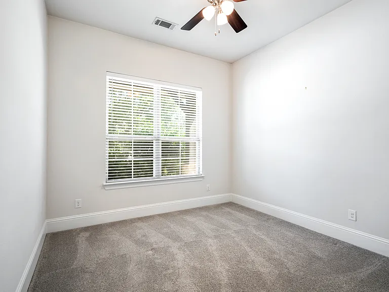 301 Ridgewood Dr — Photo 8