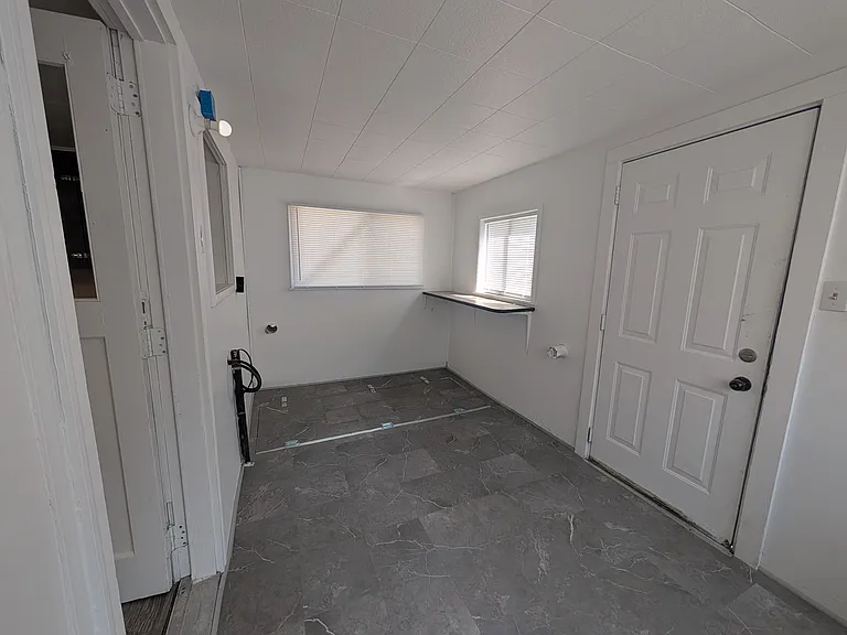 11408 E Empire Ave — Photo 10
