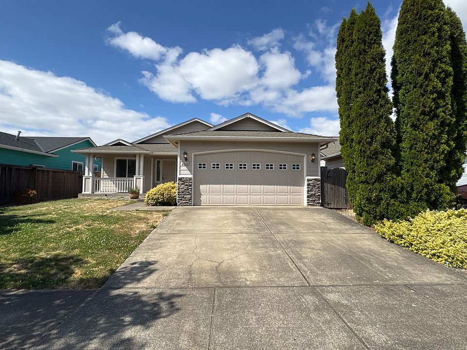 1st image of 4067 Somerset Dr NE