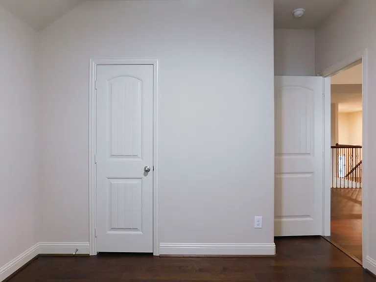 1704 Serra Dr — Photo 27