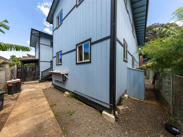 815 Lopez Ln, Honolulu, HI 96817