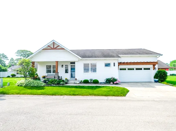 4305 W Coyote Run Ct, Muncie, IN 47304