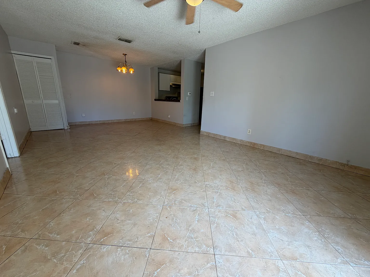 2 bed, 1073 sqft, $1,480 — Photo 4