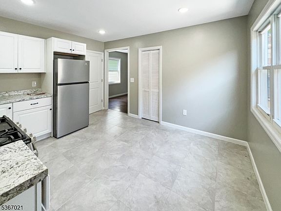 2nd image of 132 Lincoln Ave #2B