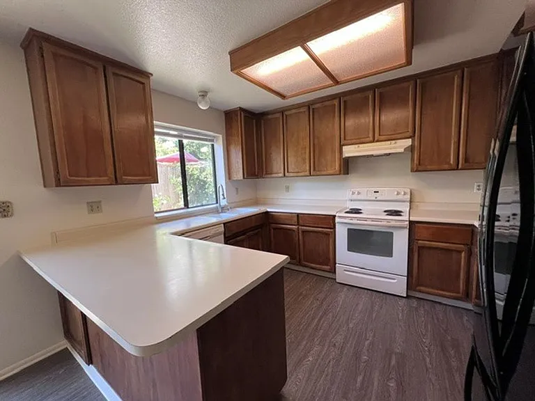 7531 Deltawind Dr — Photo 5