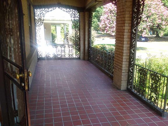 2nd image of 1553 N Parkway Ave