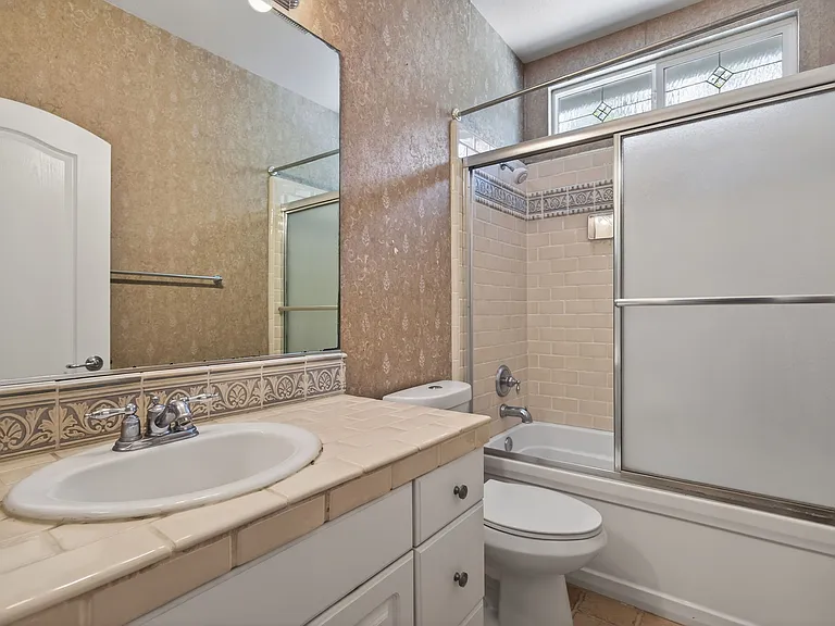 2906 Naples Dr — Photo 5