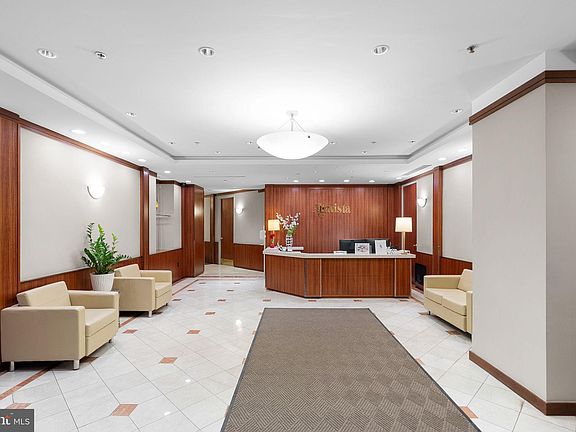 4th image of 900 Stafford St #1614