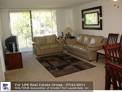 4th image of 8276 NW 24th St