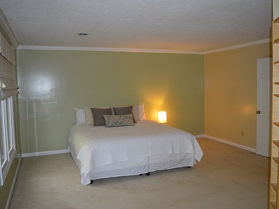 Master suite bedroom