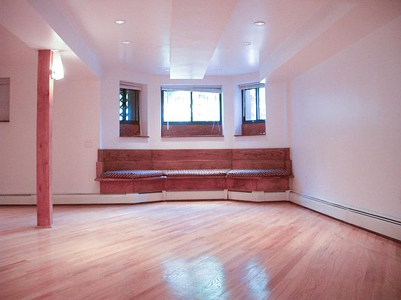 4th image of 3710 N Wayne Ave #0