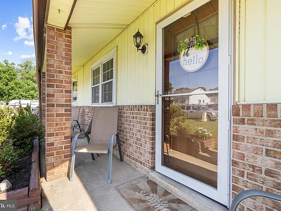 3rd image of 1085 Fitz Ct