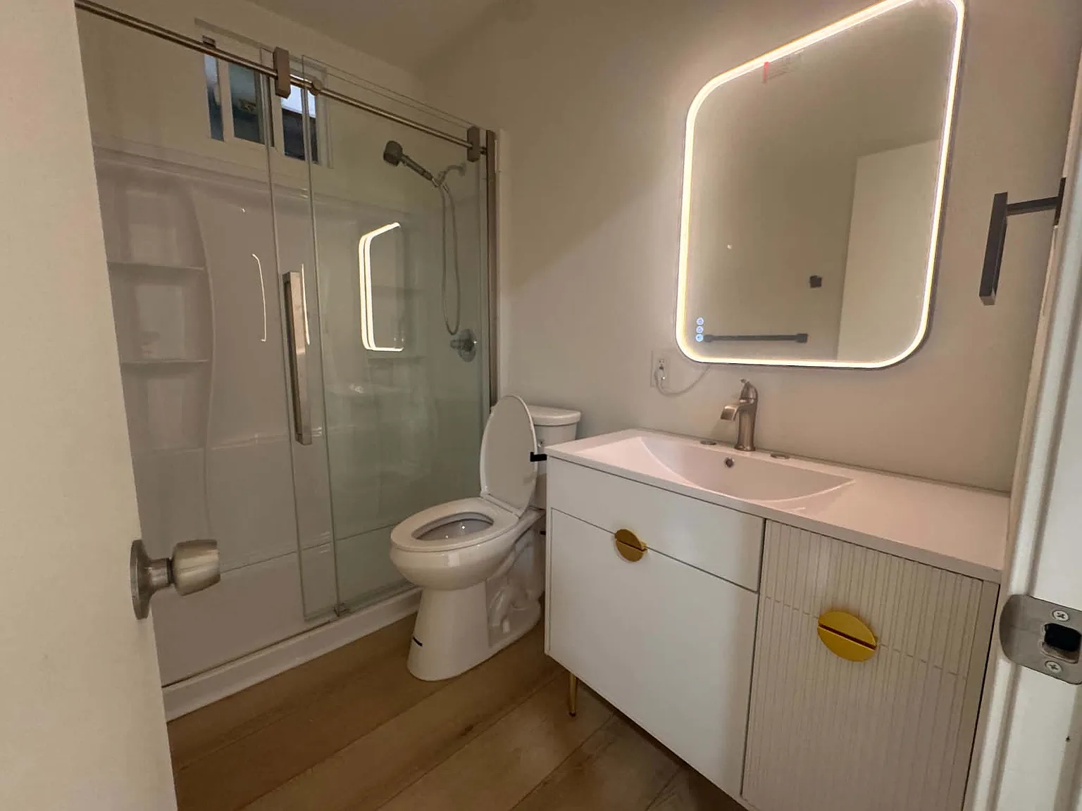1 bed, 220 sqft, $1,200 — Photo 2