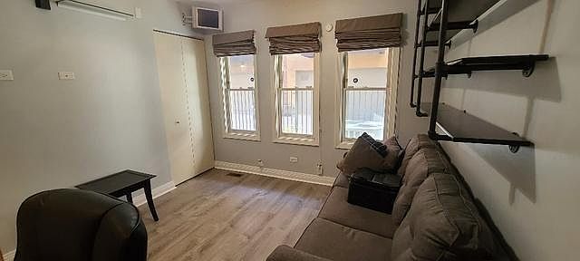 1st image of 849 W Ohio St Unit 16W