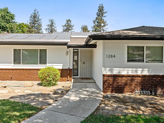 3rd image of 1284 N Riverview Ave