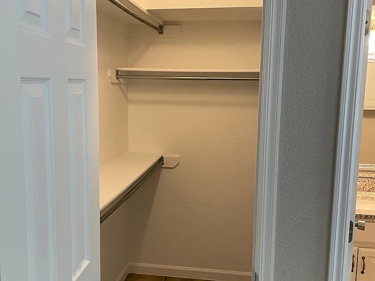 11364 Walters Ave — Photo 17