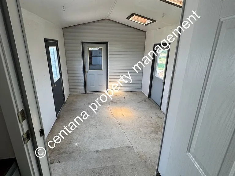 1112 Smith St — Photo 7