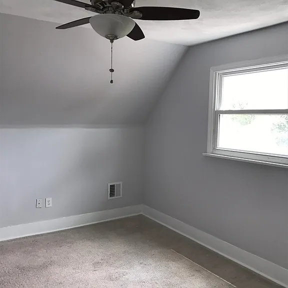 12 Henry St #2 — Photo 24