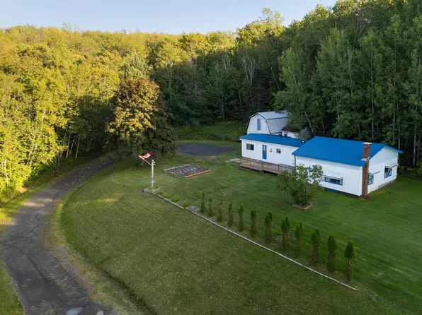 732 Highway 1, Deep Brook, NS B0S 1J0