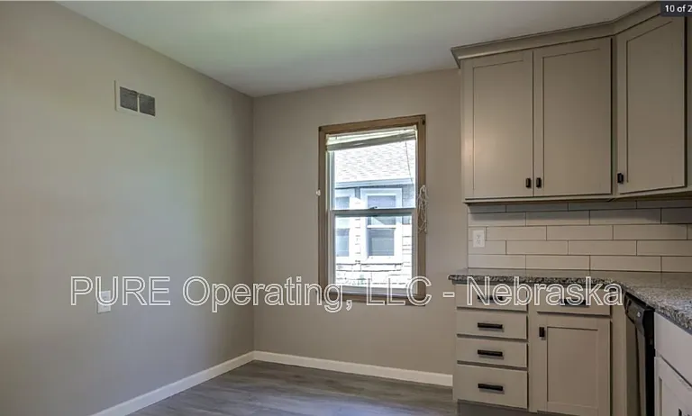 7764 Maywood St — Photo 10