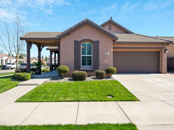 303 Applegate Dr, Oakdale, CA 95361