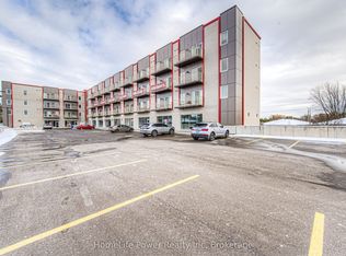301 Westmount Rd W #203, Kitchener, ON N2M 0C4