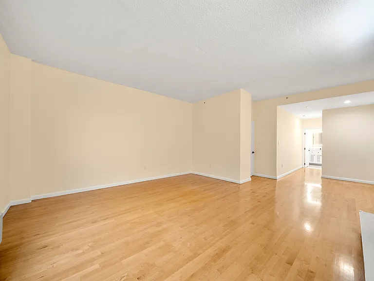 399 11th St #206 — Photo 26