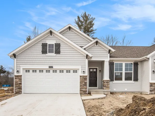 17037 Clayton Dr, Nunica, MI 49448