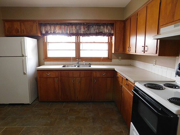 4th image of 1710 Lawndale Ave