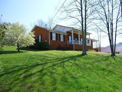 201 Arrow St, Pounding Mill, VA, 24637