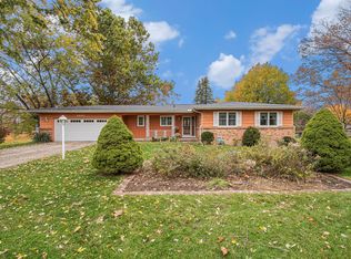5607 Far Hill Dr SE, Grand Rapids, MI 49546
