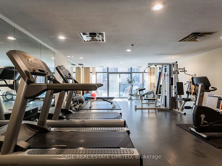 25 George St S #302 — Photo 38