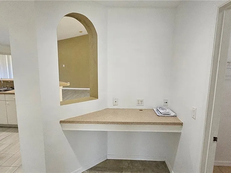 815 Porter St E — Photo 14