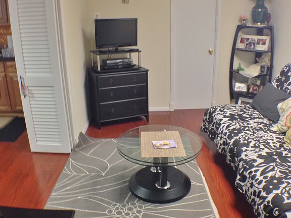 3rd image of 1 Oreste St