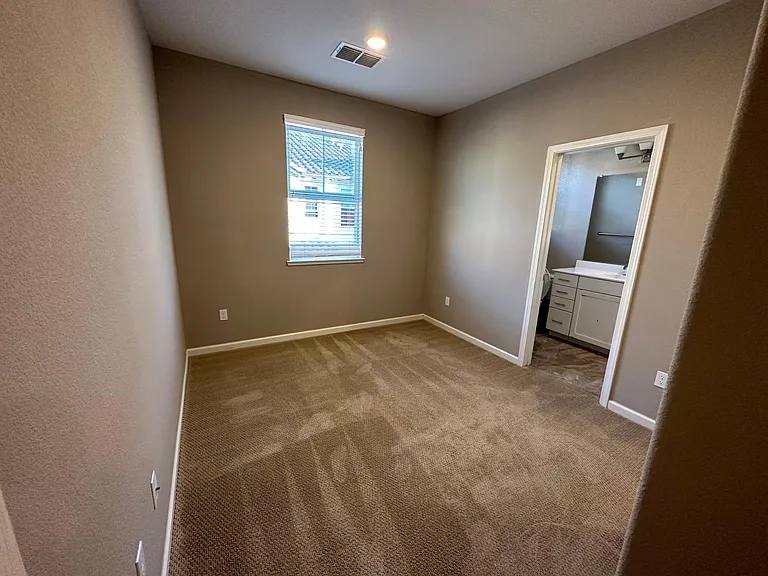 672 Barcelona Loop — Photo 17