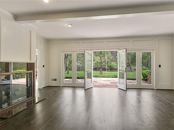 4th image of 4480 Columns Dr SE
