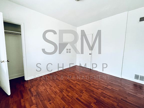5th image of 307 Woodbine St APT 4