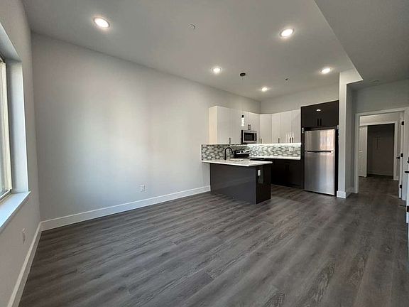 4th image of 1940 N 22nd St #3