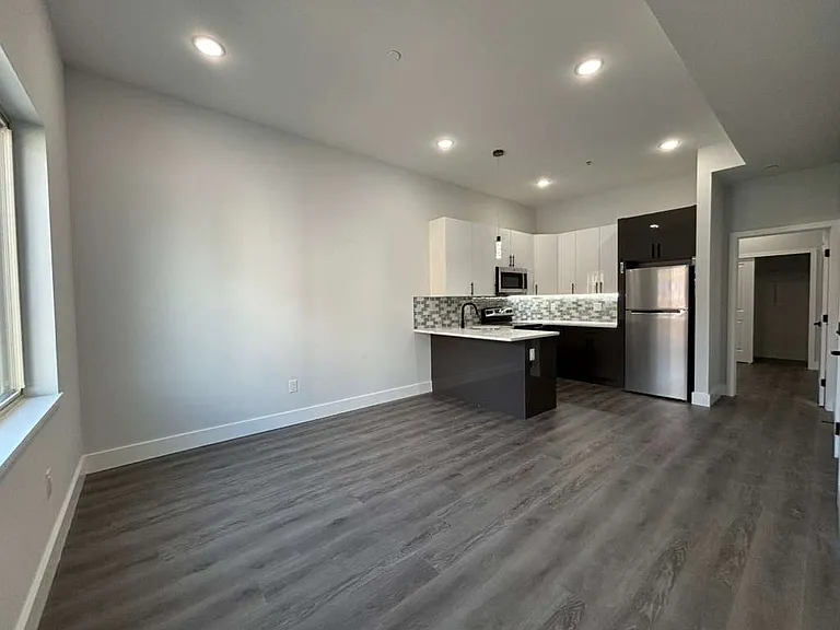 1940 N 22nd St #3 — Photo 4