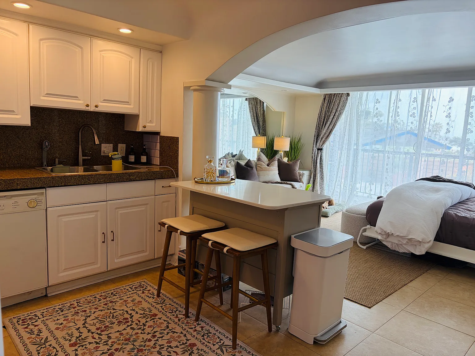Studio, 500 sqft, $3,000 — Photo 2