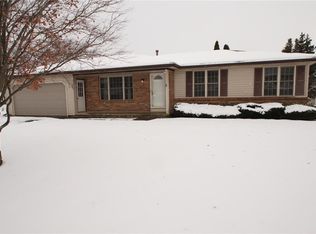97 Forest Meadow Trl, Rochester, NY 14624