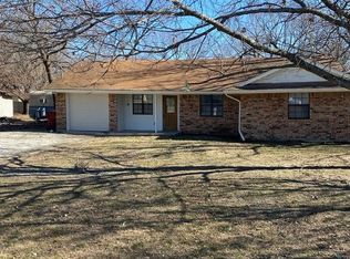 851 N John Douglas Rd, Van Alstyne, TX 75495