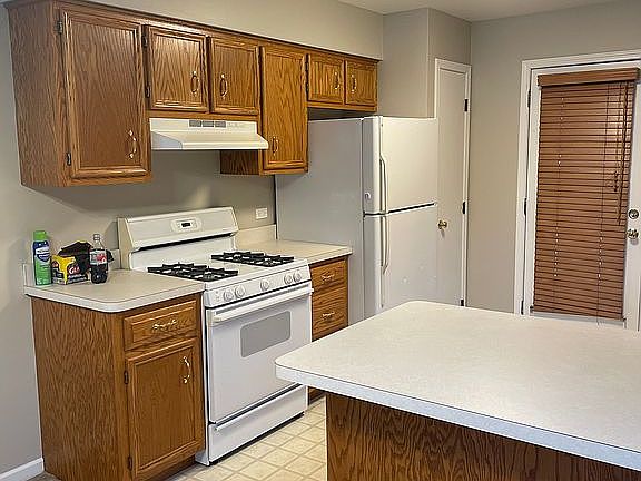 3rd image of 15631 W Waterford Ln