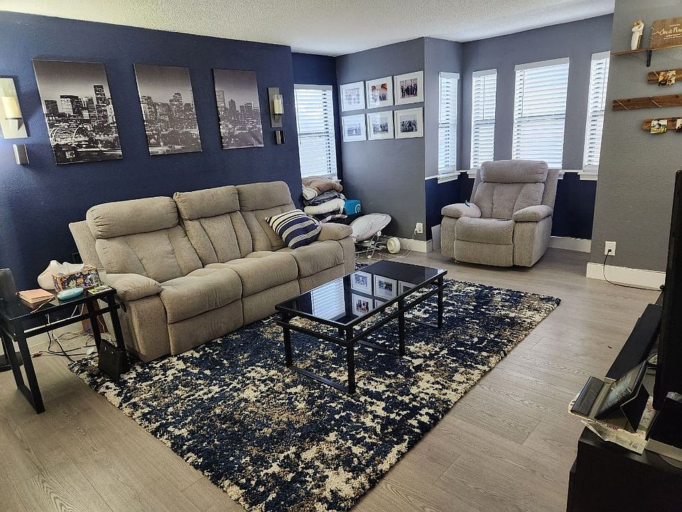 Spacious Living room