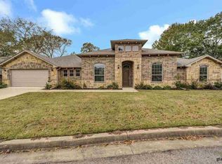 208 Pinewood Dr, Whitehouse, TX 75791
