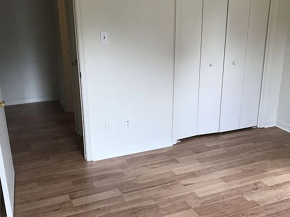 5th image of 102 Daniel St APT D
