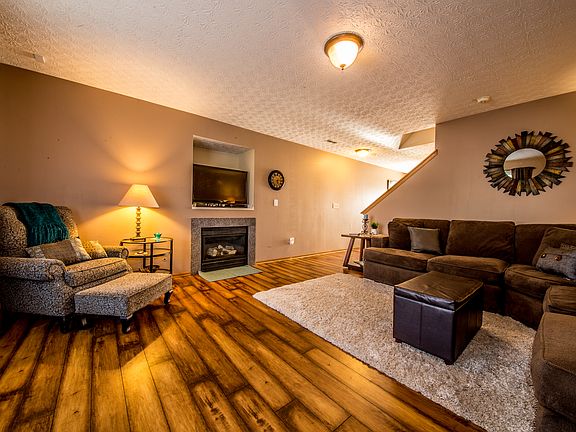 2nd image of 1841 Daisyfield Dr