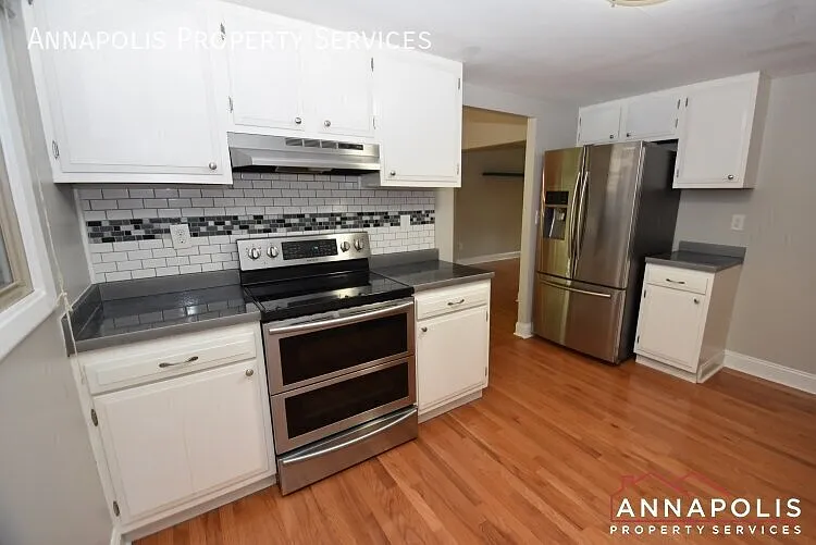 700 mount alban drive — Photo 3