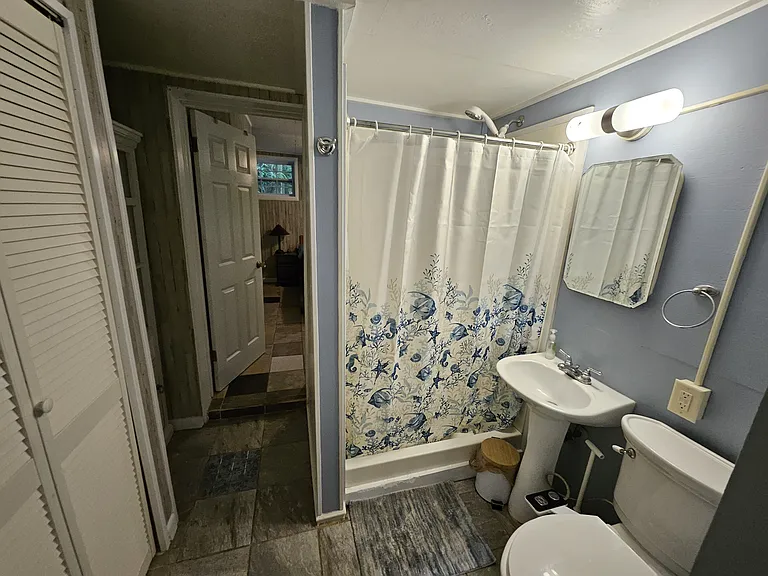 930 NW 36th Ave #C — Photo 5